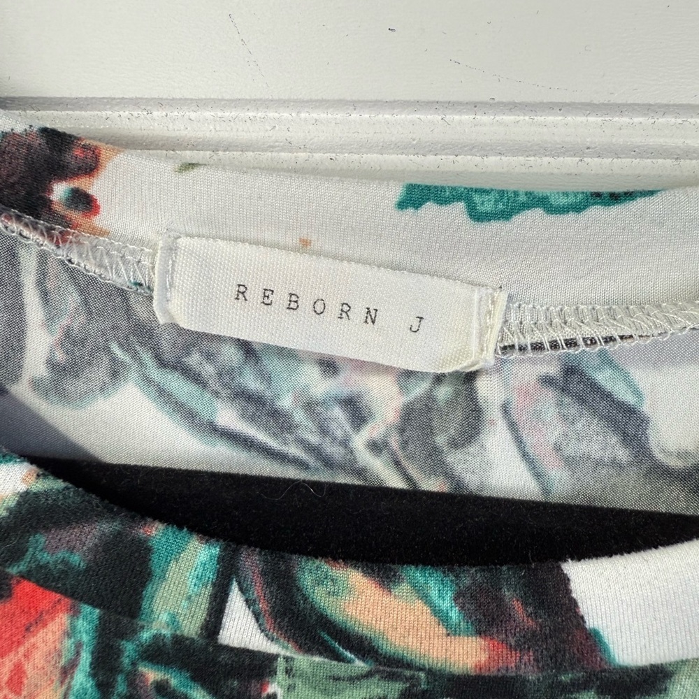 Reborn J women’s boutique white & floral buttery soft midi dress. Size Medium - Picture 3 of 4